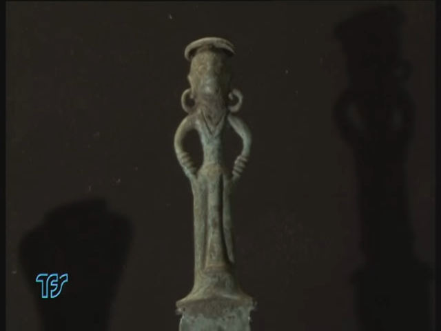 Đi tìm trang phục Việt 2+3 - Vải Đông Sơn, Trang phục Việt qua các bảo tàng nước ngoài 16-37 screenshot