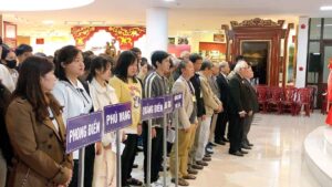 Lễ Vinh Danh - Khen Thưởng Con Cháu Nội Ngoại Họ Hồ Thừa Thiên Huế