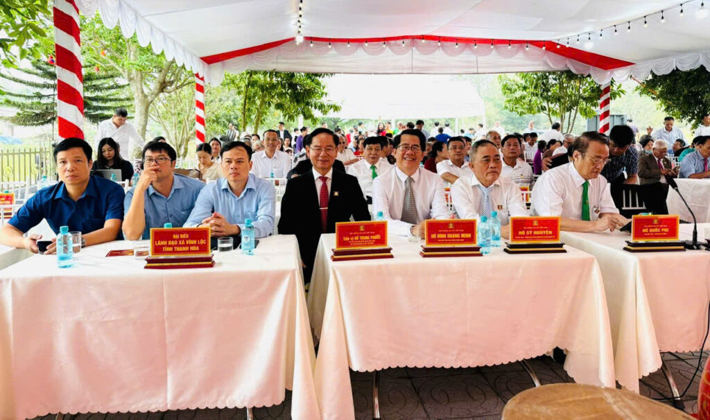 Dâng hương tưởng niệm Thánh Nguyên Hoàng đế Hồ Quý Ly