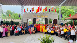 NGƯỜI HỌ HỒ VỚI KHÍ CHẤT CẢI CÁCH