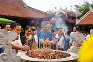 TƯ TƯỞNG “VẠN ĐẠI VI DÂN” CỦA ĐỨC NGUYÊN TỔ – ÁNH ĐUỐC SOI SÁNG CHO HOẠT ĐỘNG HỌ TỘC HỌ HỒ